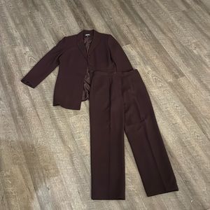 Kasper 2 piece Pant Suit Women’s Blazer Jacket Size 12 skirt size 10 100% Wool